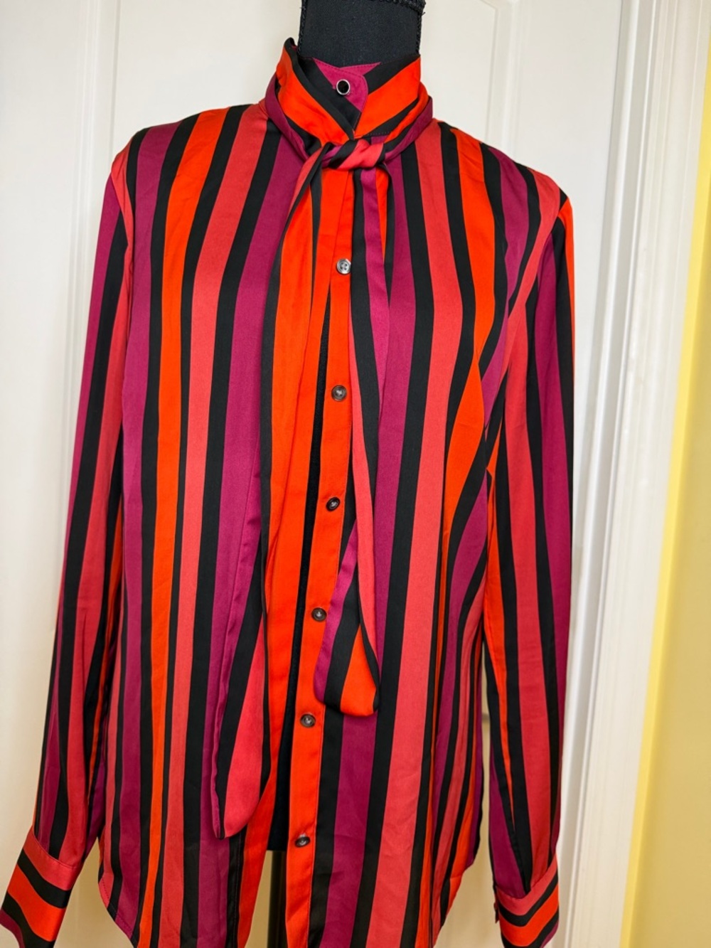 L’Wren Scott for Banana Republic Tie-Neck Blouse in Red, Magenta & Black size 10